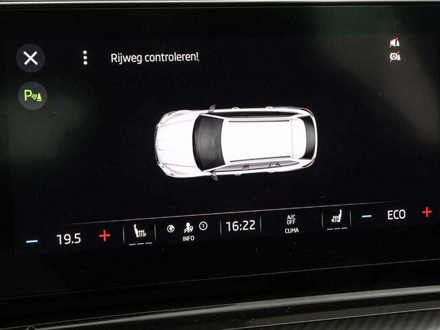 Skoda OCTAVIA Combi 1.4 TSI 245pk DSG RS iV PHEV Business · Panoramadak · Apple/Android Car Play · P-Sensoren · Sfeerverlichting · 18'' Inch ·