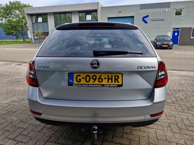 Skoda OCTAVIA Combi 1.0 TSI Ambition Business | Automaat | Navigatie | Trekhaak |
