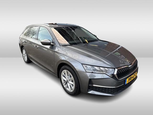 Skoda OCTAVIA Combi 1.5 TSI MHEV Sportline Business | voorstoelverwarming | stuurverwarming | panoramadak | achterbank verwarming | 17 inch velgen |