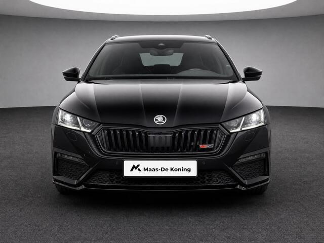 Skoda OCTAVIA Combi 1.4TSI PHEV 180kW/245PK RS iV · Trekhaak · Camera · Navigatie · Leder/Alcantara · Apple/Android Car Play ·