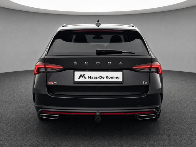 Skoda OCTAVIA Combi 1.4TSI PHEV 180kW/245PK RS iV · Trekhaak · Camera · Navigatie · Leder/Alcantara · Apple/Android Car Play ·