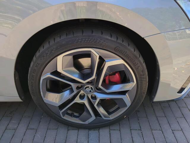 Skoda OCTAVIA Combi 1.4 TSI RS iV PHEV Business
