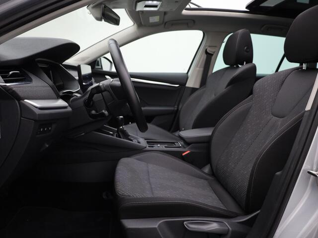 Skoda OCTAVIA Combi 1.0 TSI Business Edition Plus | Panodak | Trekhaak elk. wegkl. | Camera | Elk. A-klep | Prijs Rijklaar!!