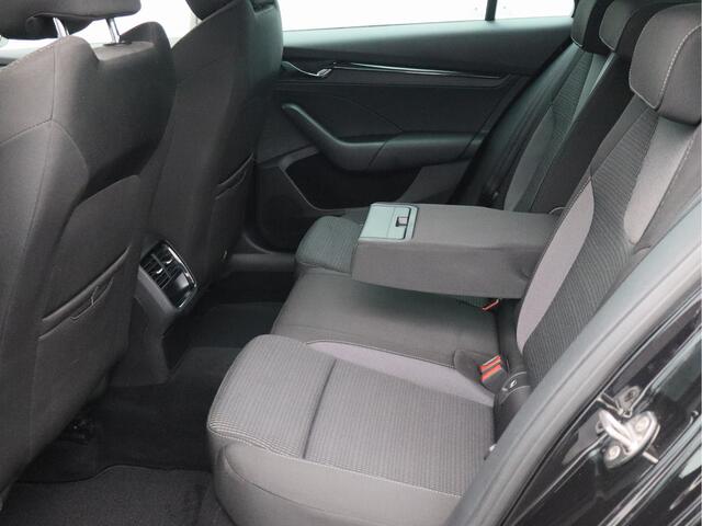 Skoda OCTAVIA Combi 1.0 e-TSI Business Edition/ lage km/ automaat!