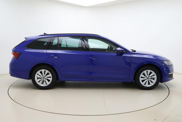 Skoda OCTAVIA Combi 1.5 TSI MHEV Business Edition Automaat | Trekhaak wegklapbaar | Navigatie | Stoel & Stuurverwarming | Extra getint glas | Electrische achterklep