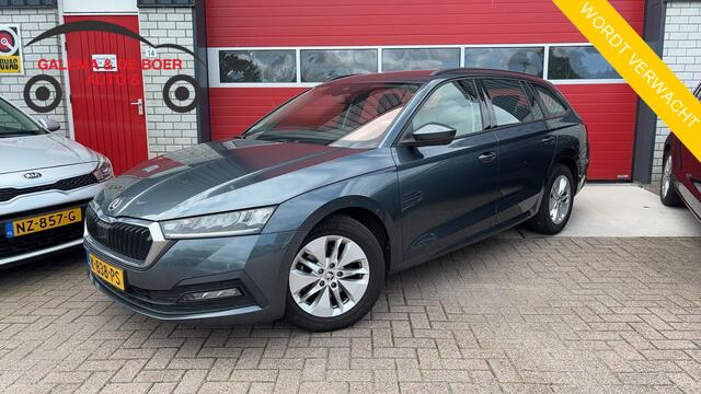 Skoda OCTAVIA Combi 1.0 e-TSI Business Edition AUTOMAAT / STOELVERW / FULL LED / TREKHAAK / CARPLAY / NAVI / CLIMA / PDC / NL-AUTO