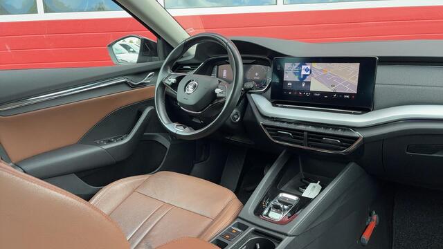 Skoda OCTAVIA Combi 1.5 e-TSI Business Edition Plus AUTOMAAT / COGNAC LEDER / MATRIX LED / STOELVERW / TREKHAAK / CARPLAY / KEYLESS / NAVI / CLIMA / NL-AUTO