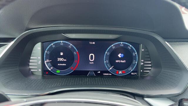 Skoda OCTAVIA Combi 1.5 e-TSI Business Edition Plus AUTOMAAT / COGNAC LEDER / MATRIX LED / STOELVERW / TREKHAAK / CARPLAY / KEYLESS / NAVI / CLIMA / NL-AUTO