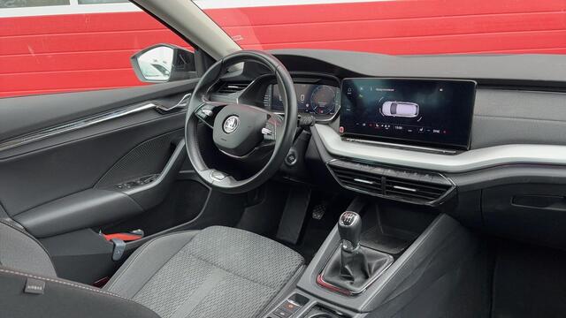 Skoda OCTAVIA Combi 1.0 TSI Business Edition Plus TREKHAAK / STOELVERW / CARPLAY / FULL LED / NAVI / CLIMA / PDC / BLUETOOTH / ACC / NL-AUTO
