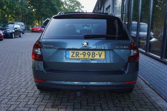 Skoda OCTAVIA Combi 1.5 TSI Greentech Sport Business Pano/Trekhaak!