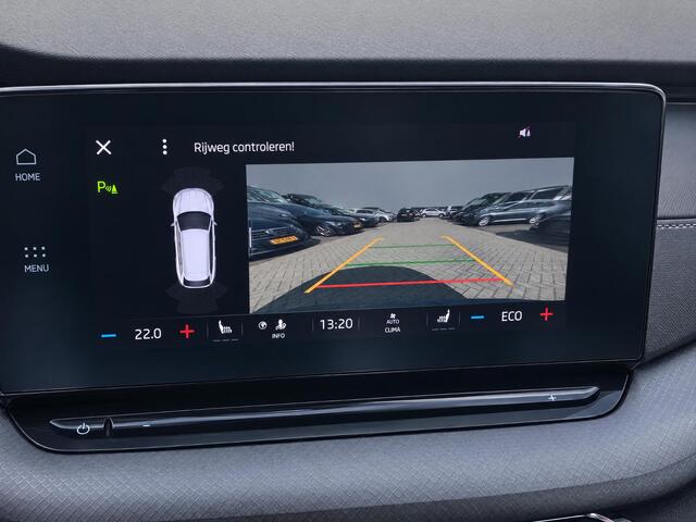 Skoda OCTAVIA Combi 1.4TSI iV PHEV 150kW/204PK Sportline Business · Panoramadak · Navigatie · Camera + Parkeersensoren · Stoel, Stuur + achterbank verwarming · 18'' Velgen ·