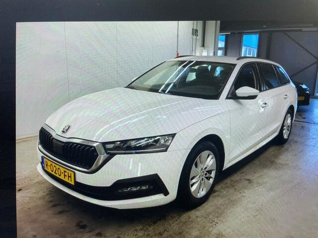Skoda OCTAVIA Combi 1.0 TSI Ambition VIRTUAL.COCKPIT / NAVI / CARPLAY / ANDROID / CLIMA / CRUISE