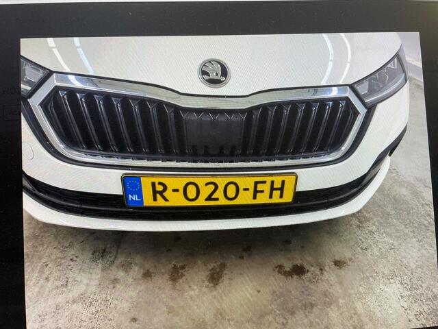 Skoda OCTAVIA Combi 1.0 TSI Ambition VIRTUAL.COCKPIT / NAVI / CARPLAY / ANDROID / CLIMA / CRUISE