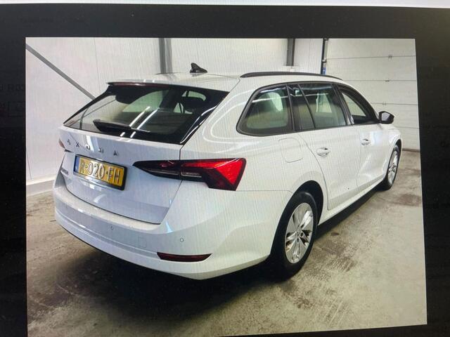 Skoda OCTAVIA Combi 1.0 TSI Ambition VIRTUAL.COCKPIT / NAVI / CARPLAY / ANDROID / CLIMA / CRUISE