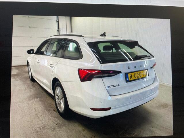 Skoda OCTAVIA Combi 1.0 TSI Ambition VIRTUAL.COCKPIT / NAVI / CARPLAY / ANDROID / CLIMA / CRUISE