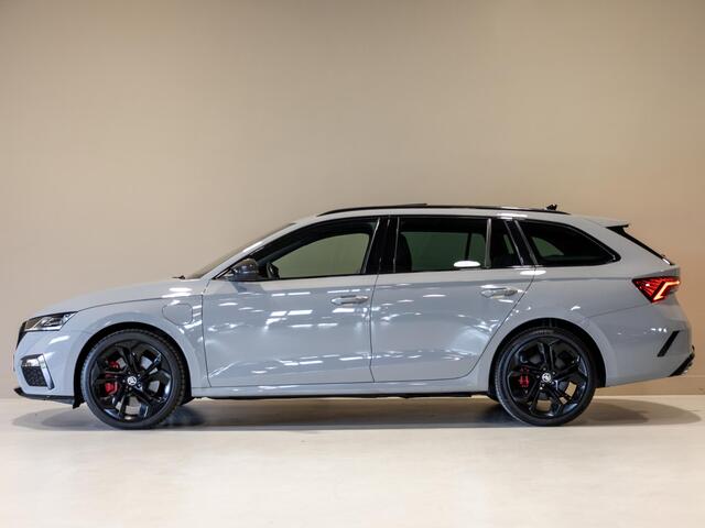 Skoda OCTAVIA Combi 1.4 TSI RS iV PHEV Business / 245pk / Panorama dak / Leder / Trekhaak /
