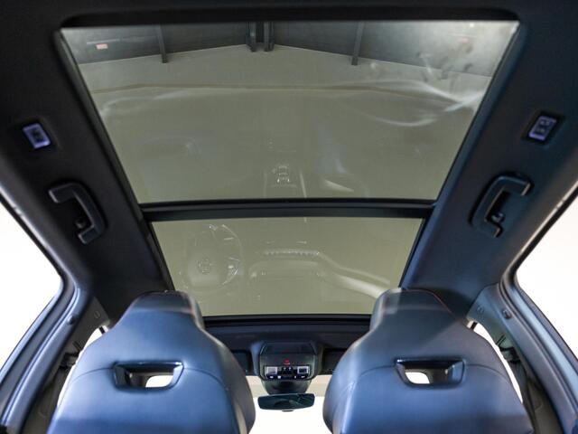 Skoda OCTAVIA Combi 1.4 TSI RS iV PHEV Business / 245pk / Panorama dak / Leder / Trekhaak /