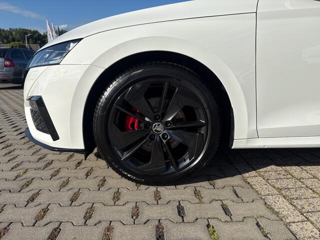 Skoda OCTAVIA 2.0 TDI DSG RS TREKHAAK/CAMERA/ELEK-KLEP/ACC/STOEL+STUURVERW/CARPLAY