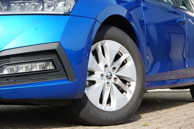 Skoda OCTAVIA Combi 1.0 TSI Ambition | CARPLAY | KEYLESS | CLIMATE | DEALER ONDERHOUDEN |