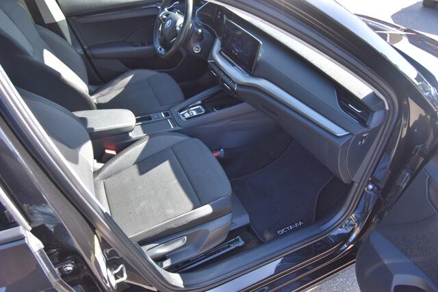 Skoda OCTAVIA Combi 1.0 e-TSI Business Edition , TREKHAAK , LED KOPL , NAVI , CLIMATR , PDC V+A , VIRTUAL COCKPIT ,