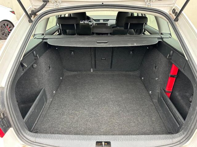 Skoda OCTAVIA Combi 1.0 TSI Greentech Ambition Business Climate C, Cruise C, Navigatie, Pdc!!!!