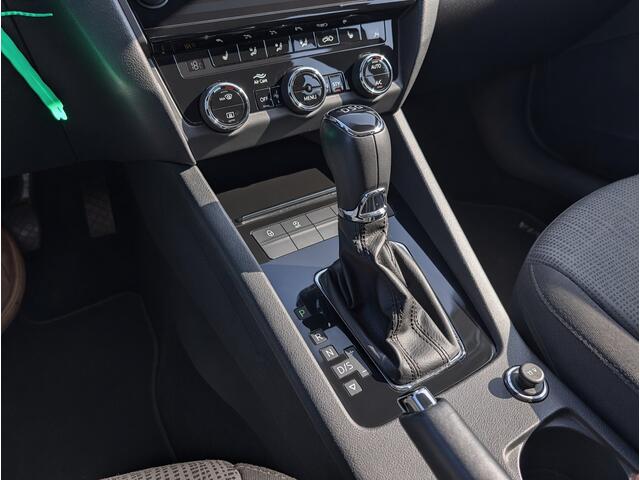 Skoda OCTAVIA Combi 1.5 TSI 150PK | Trekhaak | Carplay | Camera | ACC | Stoelverw. | Climate Control | LED