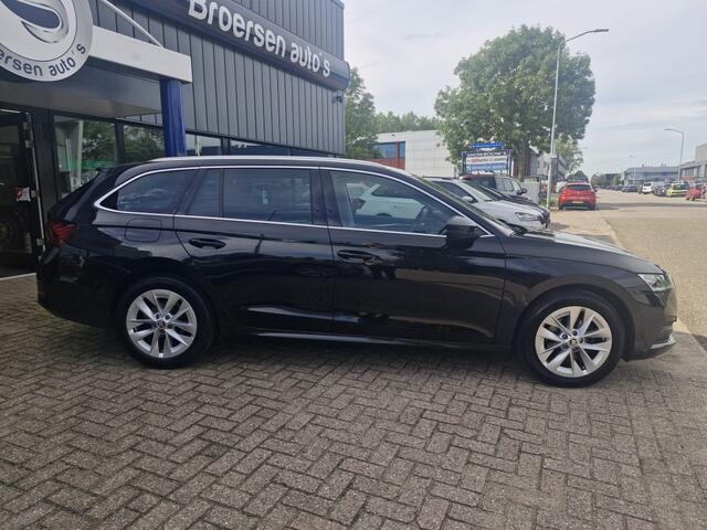 Skoda OCTAVIA Combi 1.0 TSI Business Edition Plus | Navigatie | Dodehoek | Adaptive Cruise Control | Elek. Best. Stoel + Achterklep |
