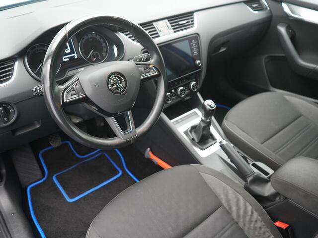 Skoda OCTAVIA Combi 1.0 TSI Greentech Business Edition - RIJKLAARPRIJS - Trekhaak - Parkeersensoren Achter