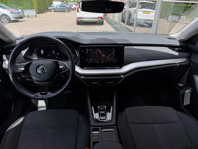 Skoda OCTAVIA Combi 1.4 TSI iV PHEV Business Edition Plus - Camera Carplay Head Up Stoelverw.