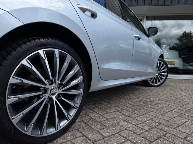 Skoda OCTAVIA Combi 1.4 TSI iV PHEV Business Edition Plus - Camera Carplay Head Up Stoelverw.