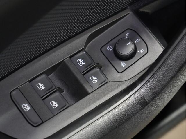 Skoda OCTAVIA Combi 1.0 e-TSI Sport Business Trekhaak Cruise Control 18" LM 3