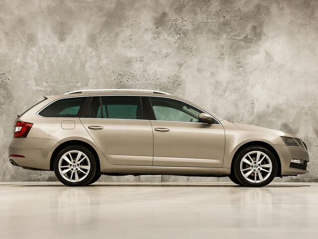Skoda OCTAVIA Combi 1.0 TSI Greentech Sport (APPLE CARPLAY, GROOT NAVI, CLIMATE, STOELVERWARMING, SPORTSTOELEN, GETINT GLAS, PARKEERSENSOREN, CRUISE, NIEUWSTAAT)