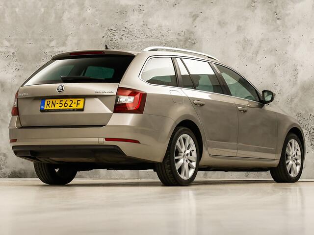 Skoda OCTAVIA Combi 1.0 TSI Greentech Sport (APPLE CARPLAY, GROOT NAVI, CLIMATE, STOELVERWARMING, SPORTSTOELEN, GETINT GLAS, PARKEERSENSOREN, CRUISE, NIEUWSTAAT)