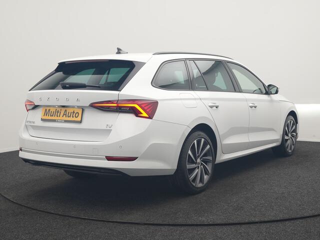 Skoda OCTAVIA Combi 1.4 TSI iV Business Edition PHEV 204pk Dealer O.H | Trekhaak Af Fabriek | Adaptive Cruise | Camera | Stoelmassage | Sportstoelen & Stuur Verwarmd | Keyless | Sfeerverlichting | Crystal LED | Apple Carplay | Navigatie | 18"L.M | Plug In Hybrid