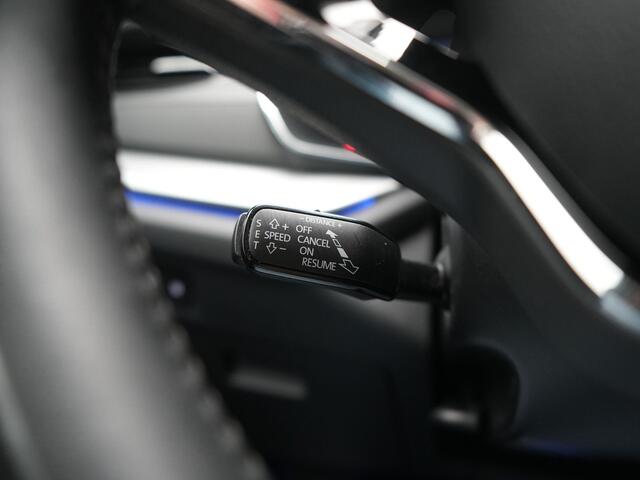 Skoda OCTAVIA Combi 1.4 TSI iV Business Edition PHEV 204pk Dealer O.H | Trekhaak Af Fabriek | Adaptive Cruise | Camera | Stoelmassage | Sportstoelen & Stuur Verwarmd | Keyless | Sfeerverlichting | Crystal LED | Apple Carplay | Navigatie | 18"L.M | Plug In Hybrid