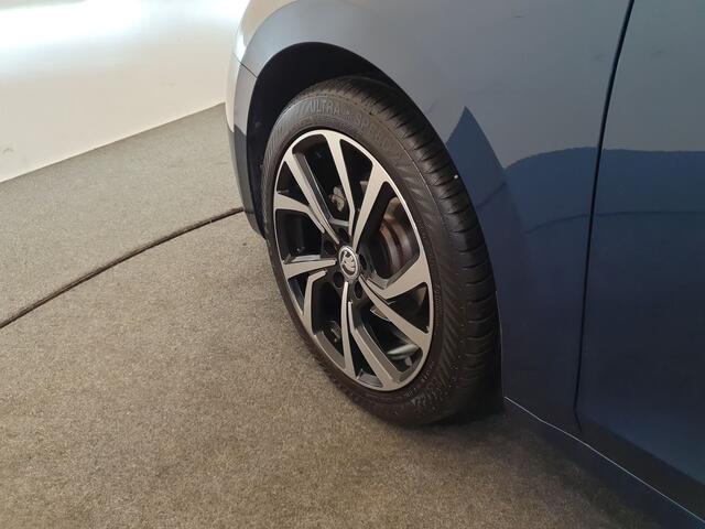 Skoda OCTAVIA Combi 1.0 e-TSI Business Edition Trekhaak, ACC, Stoelverwarming, Led, Camera