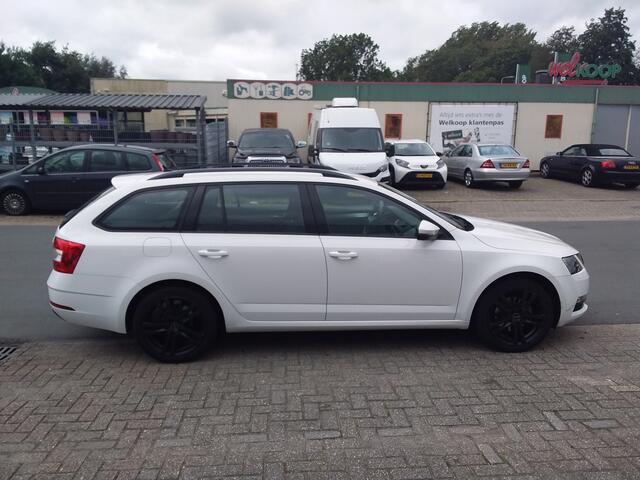 Skoda OCTAVIA Combi 1.5 TSI Greentech Ambition Business