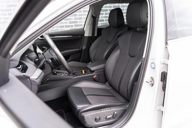 Skoda OCTAVIA Combi 1.4 TSI iV PHEV Business Edition | Plug-in Hybrid | Achteruitrijcamera | Parkeersensoren | Keyless Entry | Sunset Glas | Stoelverwarming voor en achter | Lichtmetalen Velgen 17 inch | Navigatie | Apple Carplay | Android Auto
