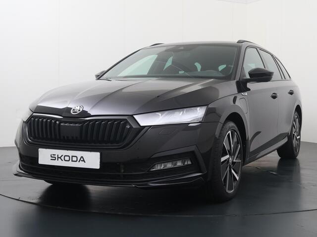 Skoda OCTAVIA Combi 1.4 TSI iV PHEV Sportline Business | 204 PK | SoH 89% | Achteruitrijcamera | Climate control | Cruise control | Matrix LED | Dodehoek detectie | Keyless Entry | Draadloze telefoonlader | Elektrische achterklep | Sfeerverlichting | Stoelverwarming | Parkeersensoren | Apple Carplay / Android Auto |