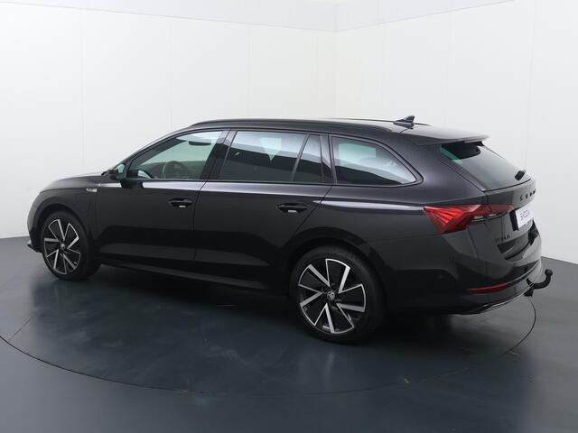 Skoda OCTAVIA Combi 1.4 TSI iV PHEV Sportline Business | 204 PK | SoH 89% | Achteruitrijcamera | Climate control | Cruise control | Matrix LED | Dodehoek detectie | Keyless Entry | Draadloze telefoonlader | Elektrische achterklep | Sfeerverlichting | Stoelverwarming | Parkeersensoren | Apple Carplay / Android Auto |