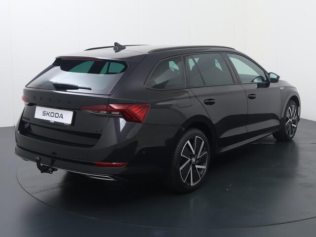 Skoda OCTAVIA Combi 1.4 TSI iV PHEV Sportline Business | 204 PK | SoH 89% | Achteruitrijcamera | Climate control | Cruise control | Matrix LED | Dodehoek detectie | Keyless Entry | Draadloze telefoonlader | Elektrische achterklep | Sfeerverlichting | Stoelverwarming | Parkeersensoren | Apple Carplay / Android Auto |