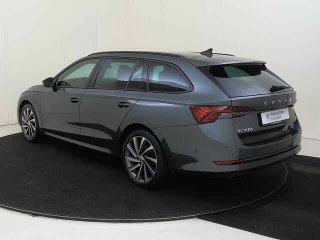 Skoda OCTAVIA Combi 1.4 TSI iV PHEV Business Edition | SoH 96% | Achteruitrijcamera | Adaptieve demping | Matrix LED verlichting | Adaptieve cruise control | Lane assist | Stoelverwarming | Voorruit verwarming | Elektrische kofferklep |