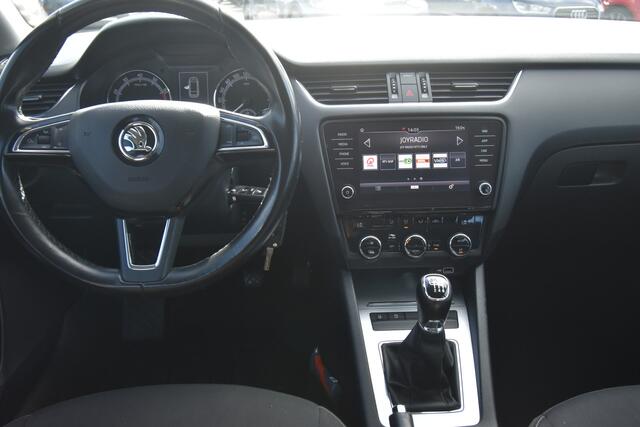 Skoda OCTAVIA Combi 1.0 TSI Greentech Ambition Business , TREKHAAK , CLIMATR , CR CONTR , NAVI , BL TOOTH , LMV16 ,