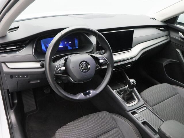Skoda OCTAVIA Combi 1.0 TSi 110 Pk Business Edition | Stoelverwarming | Adaptive Cruise | Navigatie | CarPlay | 16 Inch | 70.153 Km !! – foto 3