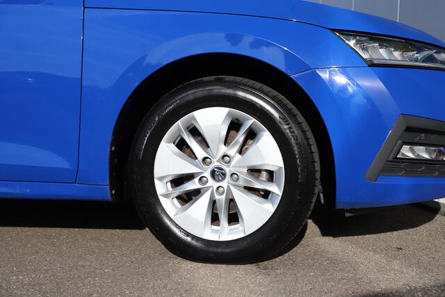 Skoda OCTAVIA Combi 1.0 e-TSI Business Edition 110PK Automaat Navigatie Carplay Stoelverwarming Climate Cruise Elektrische Achterklep – foto 5