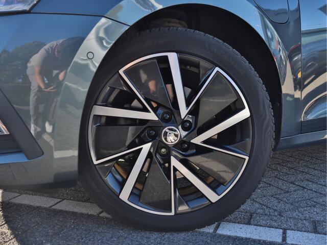 Skoda OCTAVIA Combi 1.4 TSI iV PHEV Plug-In Business Edition Plus | Camera | Airco | Bluetooth | AppleCarplay/AndroidAuto |
