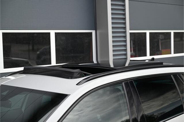 Skoda OCTAVIA Combi 2.0 TSI iV RS 245 PK / PANO / HEAD UP / CAMERA / LED MATRIX / SFEERVERLICHTING / NARDO