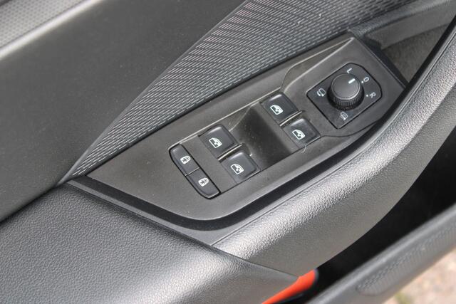 Skoda OCTAVIA Combi 1.0 e-TSI Business Edition – foto 6