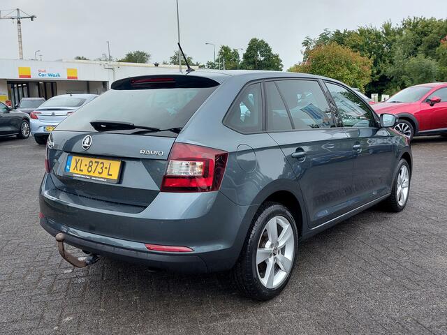 Skoda RAPID Spaceback 1.0 TSI 95pk Greentech Clever Plus-Pack | Navi | Clima | Cruise | Stoelverwarming | Pdc | Bluetooth Carkit+Streaming | Mistlampen | Privacy Glass | 16''lm | Trekhaak