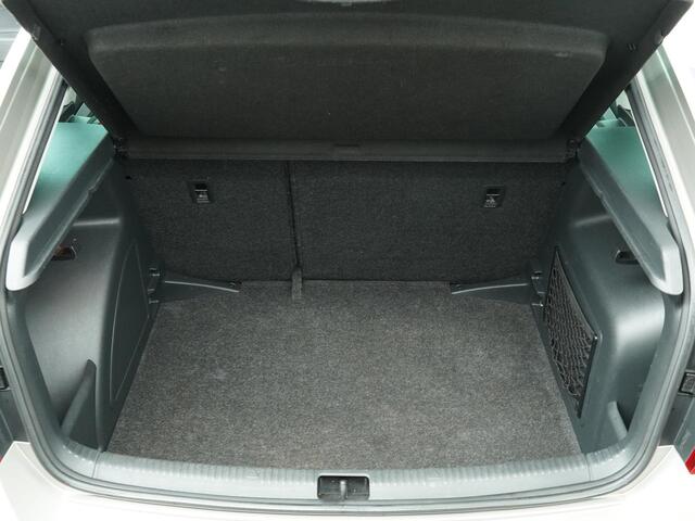 Skoda RAPID Spaceback 1.0 TSI Greentech Drive Automaat - Navigatie - Panoramadak - Stoelverwarming - Trekhaak